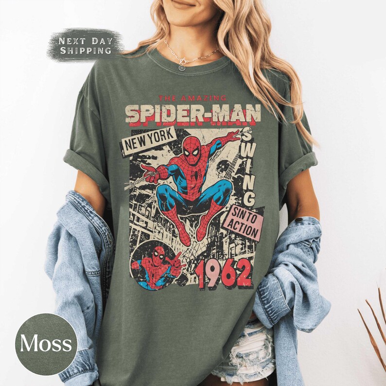 Pode incluir: Uma placa de madeira r&uacute;stica com o texto "Welcome to our home" em estilo manuscrito. A placa apresenta um acabamento desgastado e um design simples e convidativo, ideal para uma varanda ou entrada.