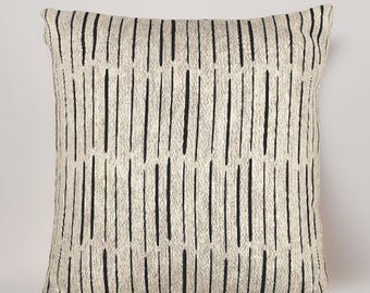 Cojín de rayas negras y marfil / Cojín con estampado de líneas moderno / Cojín decorativo minimalista