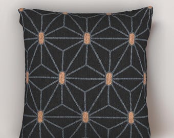 Cojín geométrico color carbón / Cojín minimalista / Cojín arquitectónico moderno / Decoración gráfica neutra
