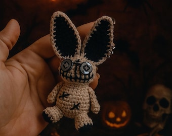 Caja de llavero de ganchillo misterioso de Halloween, peluche amigurumi espeluznante envuelto para regalo, conjunto sorpresa