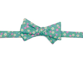 LIBERTY OF LONDON strawberries and cream bow tie