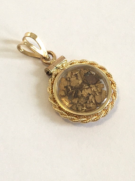 14k Gold Pendant with Gold Flakes - image 1