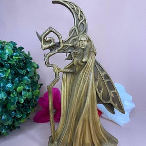 Nicnevin Statue: Celtic Pagan Goddess, Ash Wood Hand Carved