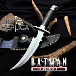 Fledermausmann: Unter der Rothaube | Inspiriert von Red Hood | Anime Messer | Geschenk für Anime Fans | Geschenk für Halloween | Cosplay Stütze