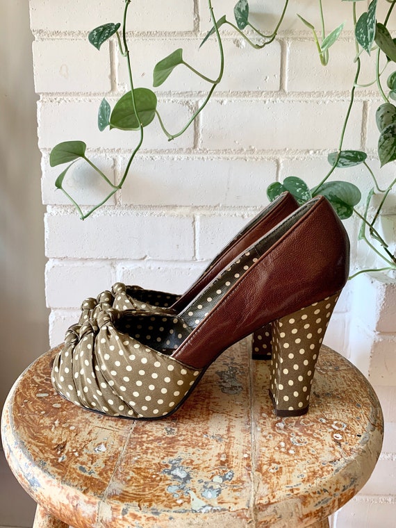 Vintage 2000s Shoes / 40s Inspired Betsy Johnson P