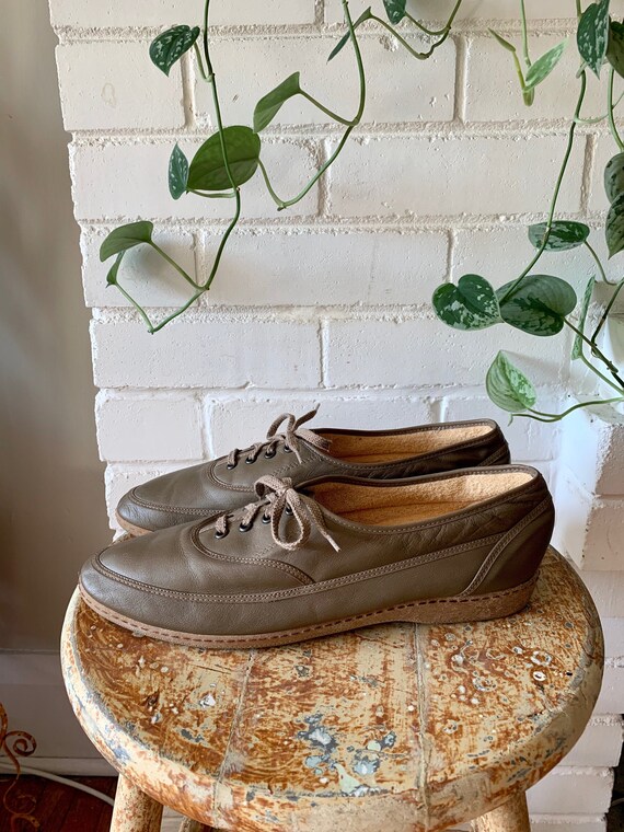 Vintage 1980s Shoes / Taupe Leather Terry Cloth La