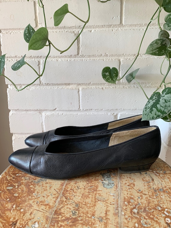 Vintage 1980s Shoes / Navy Blue Leather Ballet Fla
