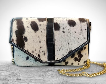 Cowhide Leather Crossbody Bag: Croc Embossed Clutch with Gold Chain