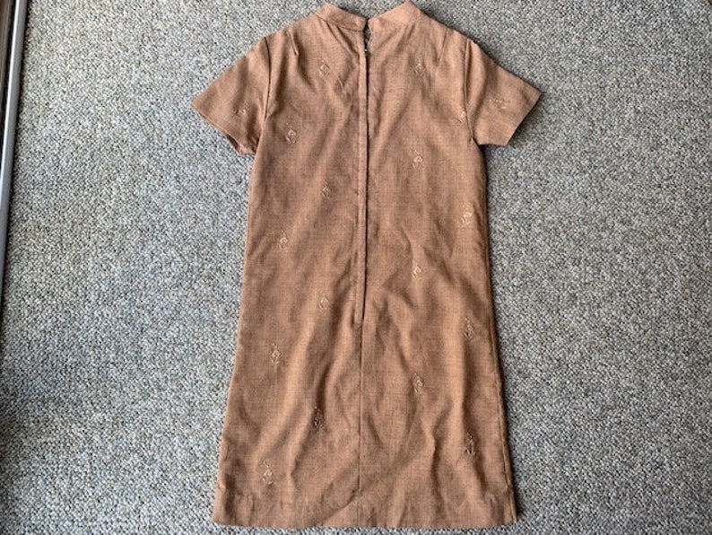 Beautiful Vintage 1960's Embroidered Shift Dress in Light Brown Heather and Fully Lined image 5