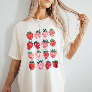 Strawberry Print Comfort Colors, Cute Summer Tee, Gift for Fruit Lovers, Casual Everyday Wear, Eco-Friendly Summer Fashion