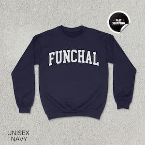 Puede incluir: Sudadera azul marino con la palabra "FUNCHAL" impresa en blanco en la parte delantera.