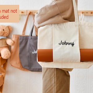 Personalized yoga mat storage bag. Suitable as a gift for yoga enthusiasts and bridesmaids