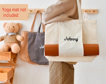 Personalized yoga mat storage bag. Suitable as a gift for yoga enthusiasts and bridesmaids