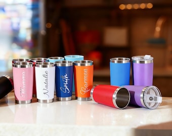 Termo de acero inoxidable personalizado con grabado láser. Regalo ideal para viajes de camping.