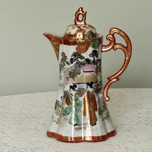 Antique Japanese Moriage Chocolate Pot – Kutani Style, Hand Painted Geisha & Landscape, 文谷 Kiln Mark, Free Ship Most Areas