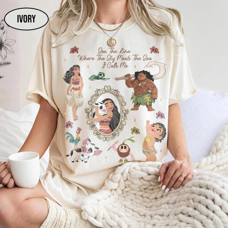 Camiseta vintage de la princesa Moana con lazo coqueto, camiseta de Disney de Maui Hei Hei Pua, camiseta con estética femenina para viaje de chicas a Disneyland WDW imagen 1