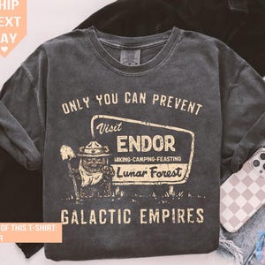Camiseta Ewok de Star Wars, top corto, diseño retro vintage de los 90, temática del Parque Nacional Disney Endor, camiseta "Protege nuestro bosque", estilo campamento forestal