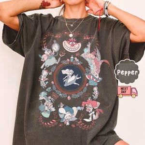 Alice in Wonderland T-Shirt, Crop Top, Retro Disney Collection, Classic Disneyland Design, Perfect for Alice Fans, Vintage Disney Princess