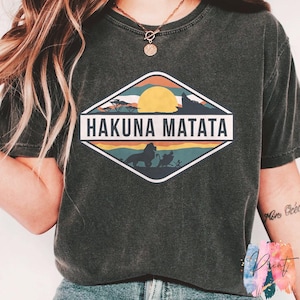 Retro 90s Disney The Lion King Hakuna Matata T-Shirt, Simba Timon Pumbaa Design, WDW Trip Gift, Family Birthday Tee, Unisex Adult Kid
