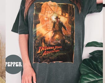 Camiseta retro de Indiana Jones de Disneyland de los 90, colección Vintage Adventure, diseño de parque temático de 1995, perfecta para los fans de Disney e Indy.