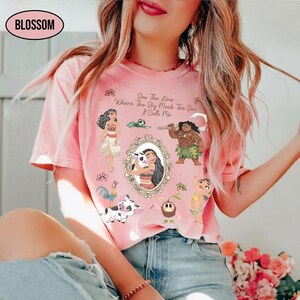 Camiseta vintage de la princesa Moana con lazo coqueto, camiseta de Disney de Maui Hei Hei Pua, camiseta con estética femenina para viaje de chicas a Disneyland WDW imagen 3