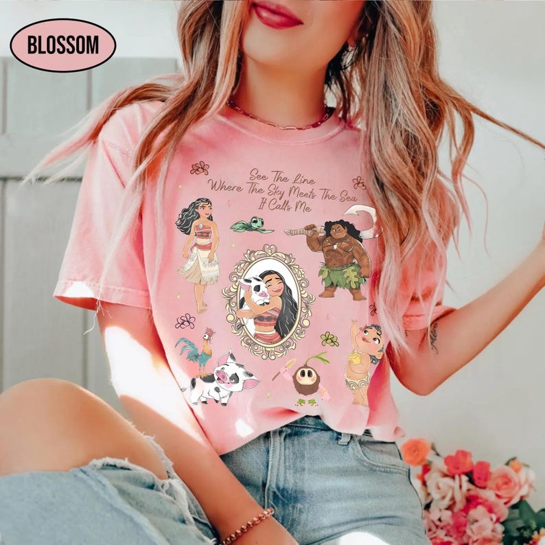Camiseta vintage de la princesa Moana con lazo coqueto, camiseta de Disney de Maui Hei Hei Pua, camiseta con estética femenina para viaje de chicas a Disneyland WDW imagen 3