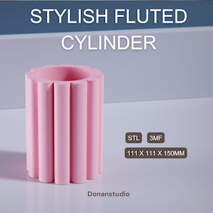 Könnte beinhalten: Eine rosa geriffelte Zylinder-Vase mit einem gewellten oberen Rand. STL 3MF 111 x 111 x 150 mm. Donanstudio.