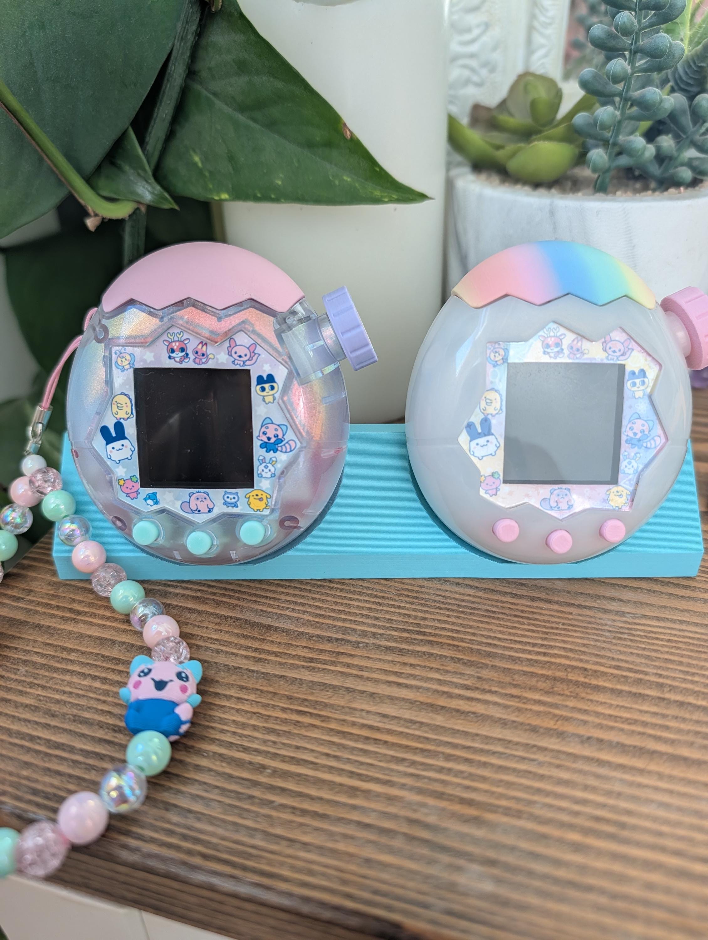 3d Printed Tamagotchi Paradise and Extra Wide Pix Display Stands