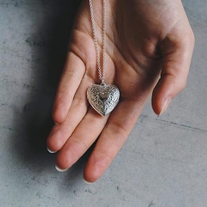 Silver Heart Locket with Photos, Personalized Tiny Dainty Locket, Botanical Necklace, Customized Birthday Gift for Best friend