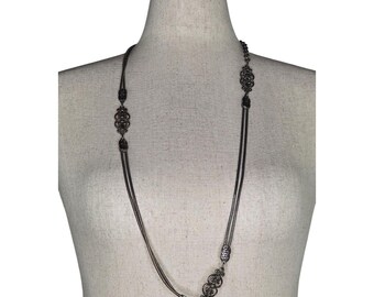 Brighton Vintage Scrollwork Halsband | Tung silverfärgad kedja | Moderna filigransmycken | Långt statementhalsband