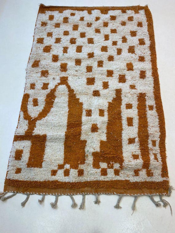 Moroccan Wool Rug: Shaggy Berber Style (9x12 Feet, Tassel Edge)