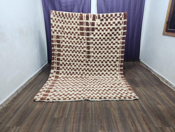 Moroccan Rug Runner: Pink Wool with Diamond Pattern - Handmade Berber