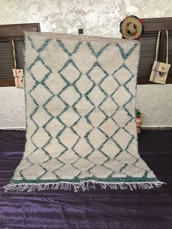 Ivory Moroccan Berber Rug - Handwoven Wool with Green Diamond