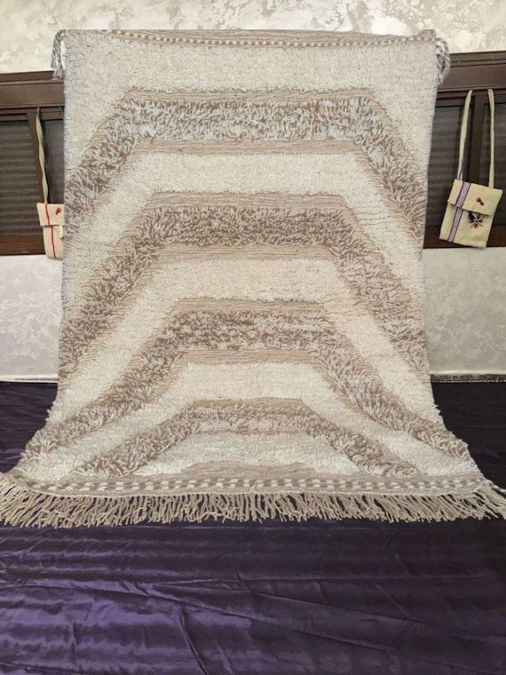 Moroccan Berber Wool Rug: Cream Boujaad with Soft Shaggy Pile