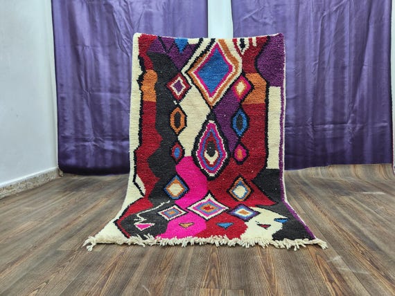 Taupe Berber Wool Rug: Moroccan Style with Colorful Border