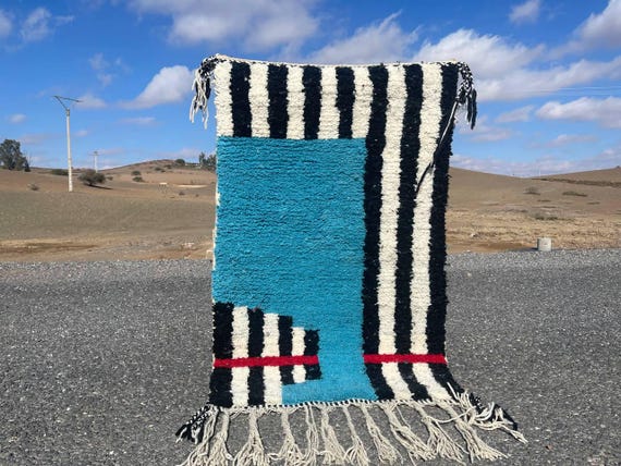 Berber Wool Rug: Moroccan Striped Design - Handmade, 8x10