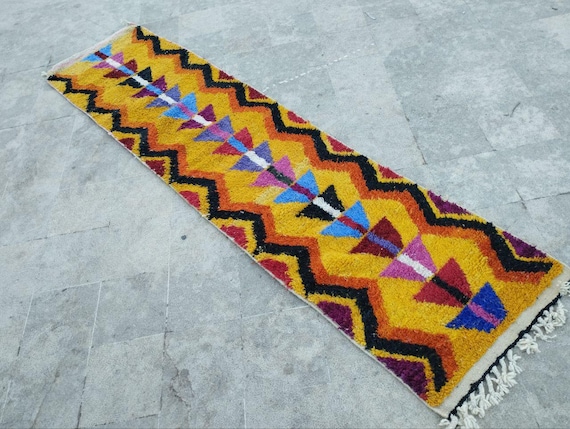 Moroccan Berber Rug Runner: Vibrant Zigzag Pattern (3x16 Staircase)
