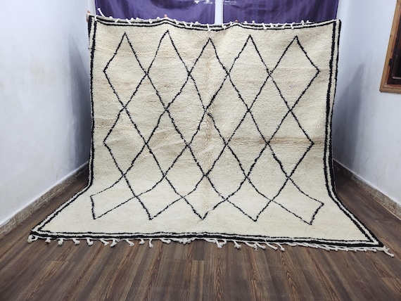 Moroccan Wool Rug: Black Berber Style (Hand Tufted, Soft Texture)