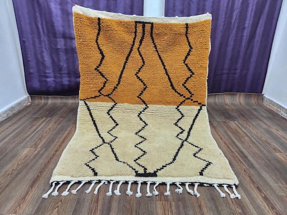 Berber Wool Wall Hanging: Cozy Boho Decor (Cream, Green, Custom Sizes)