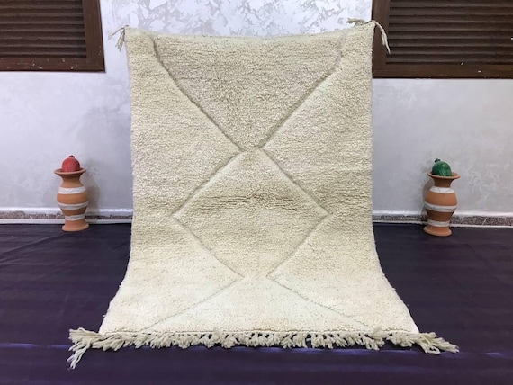 Azilal Berber Rug - Handwoven Moroccan Wool in Beige Tones