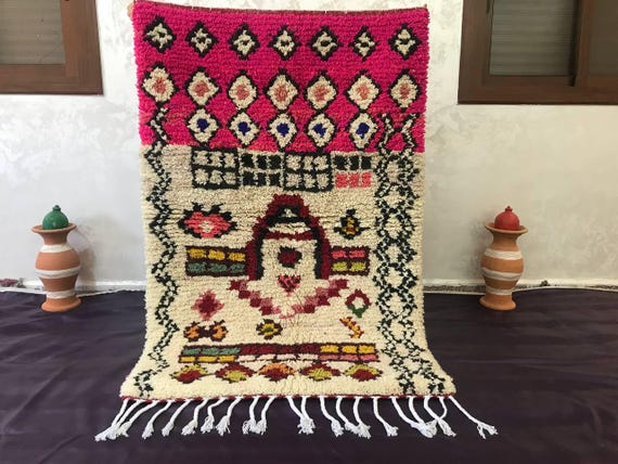 Beni Mrirt Rug: Handwoven Pink Wool - Geometric Berber Design