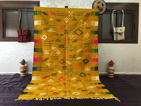 Kilim Rug: Handmade Moroccan Wool with Bold Geometric Colors (6x8)