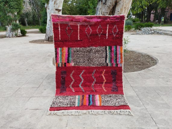 Moroccan Berber Rug: Handmade Wool, Red Geometric Design