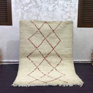 Handmade Moroccan Berber Rug: White & Red Wool Azilal Rug