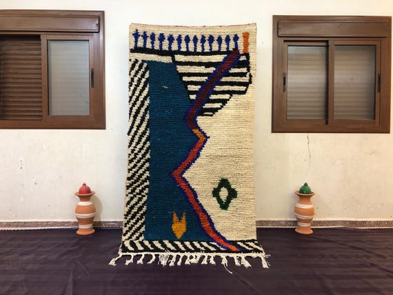 Moroccan Blue Wool Rug: Handwoven Diamond Pattern