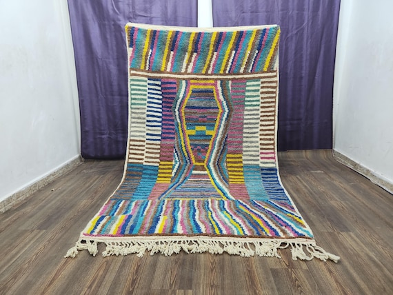 Moroccan Wool Rug, Reversible with Tassels (8x10 Feet, Handcrafted)