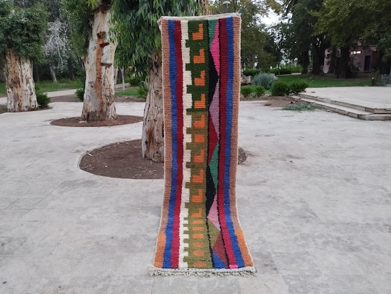 Berber Runner Rug: Handwoven Wool, Neutral Tribal - Soft & Durable