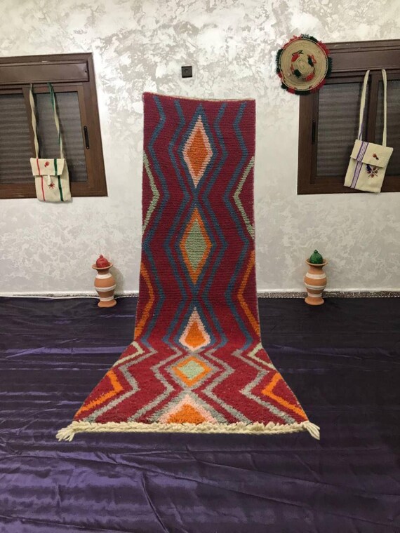 Moroccan Berber Rug: Bold Geometric Wool - Hand-Knotted & Reversible