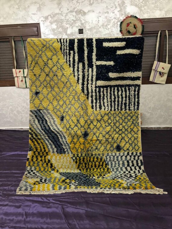 Handmade Moroccan Wool Rug: Berber Checkered Design (Yellow & Navy)