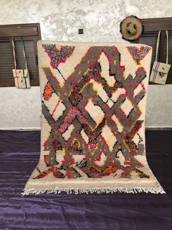 Moroccan Berber Wool Rug: Hand-Knotted Black & White Design